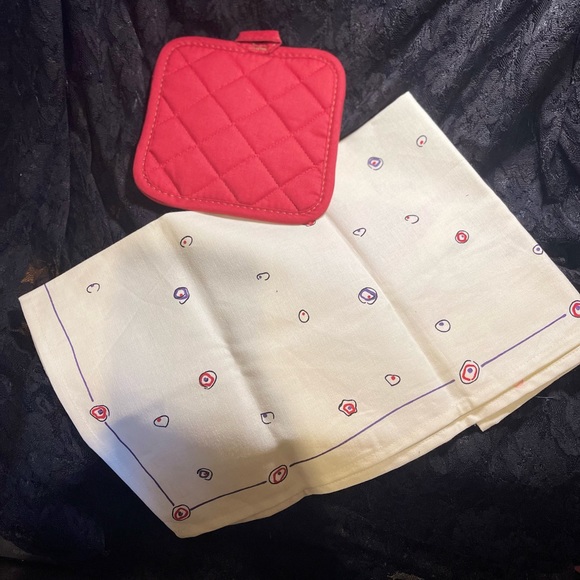 Red Hats Queen Mother Pot Holder And Placemat - Picture 2 of 2